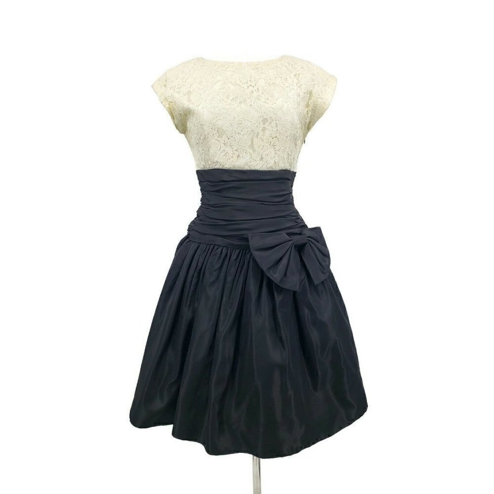 Vintage Patty O'Neil Lace Taffeta Party Dress Womens 6 Ivory Black Bow Ruched